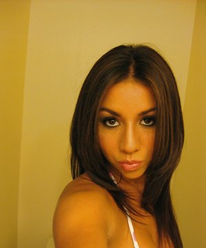 18 year old Brooke Lynn giving and receiving oral sex before facial cumshot